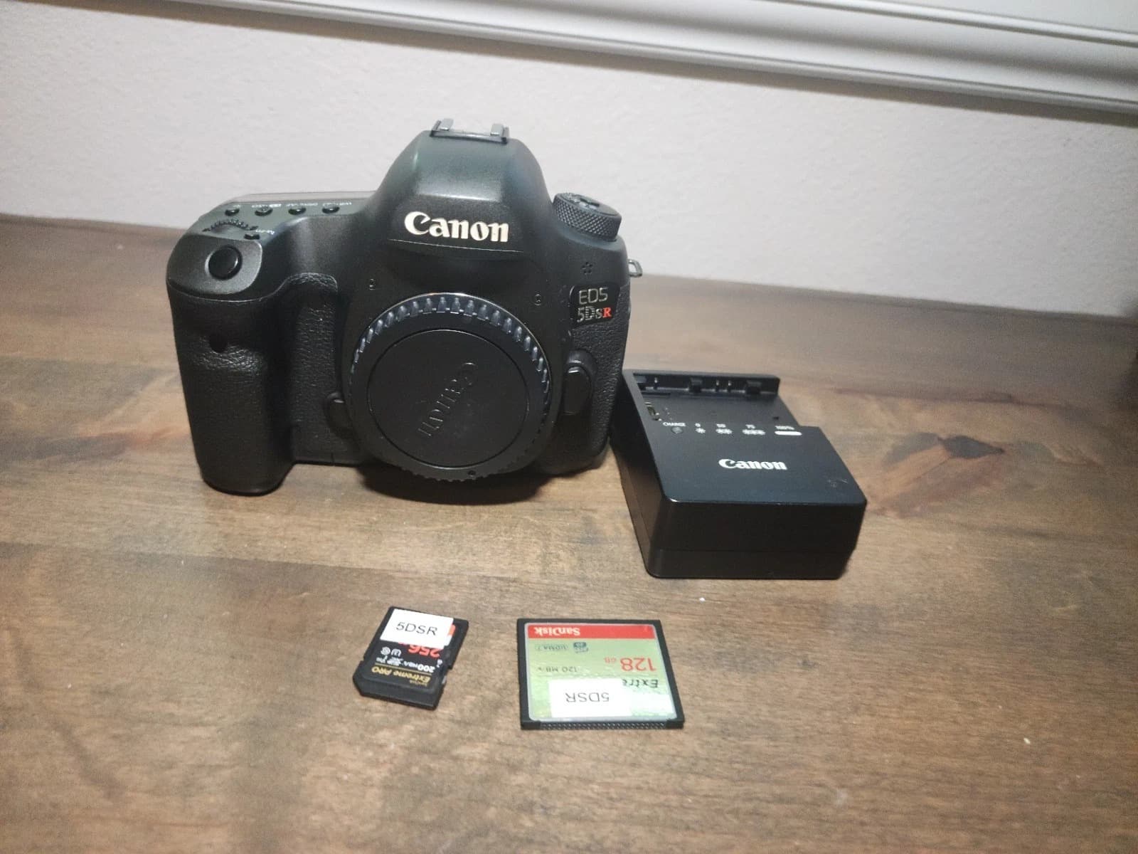 Canon EOS 5DS R 50.6MP Full Frame DSLR Camera Body Only - Image 1