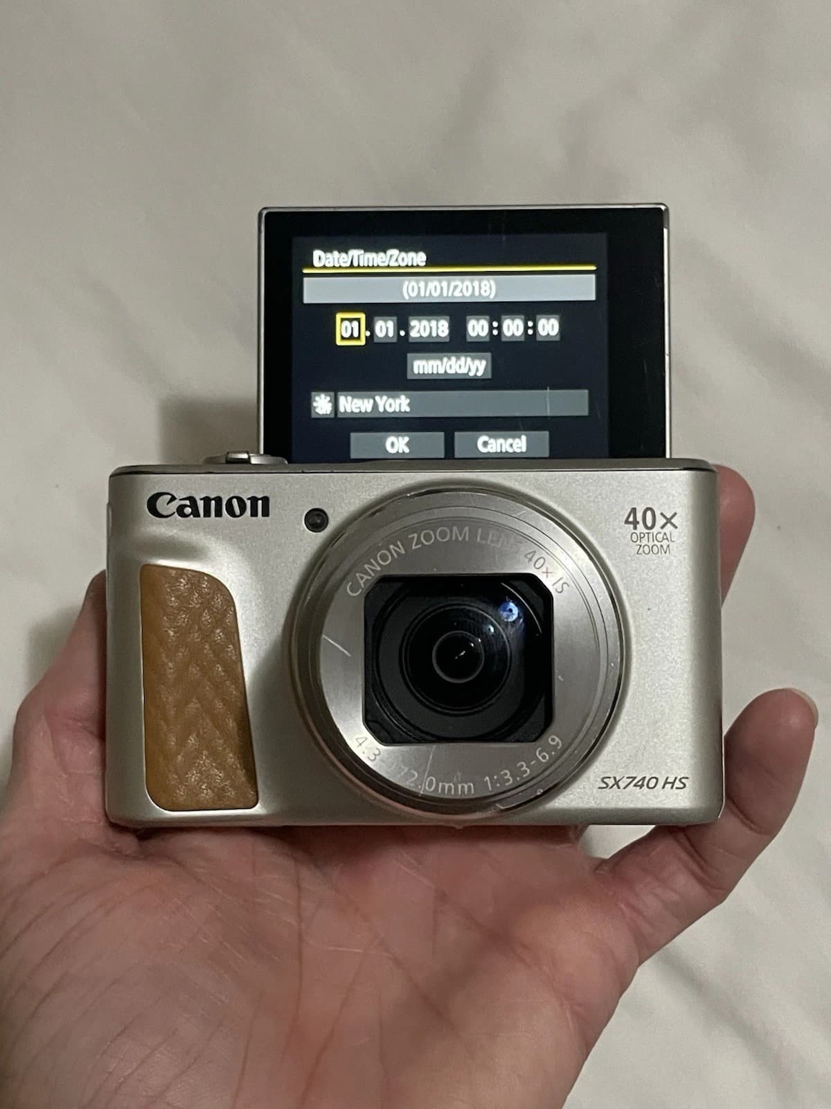 Canon PowerShot SX 740 HS 20.3 MP Digital Camera (Silver) - Image 1