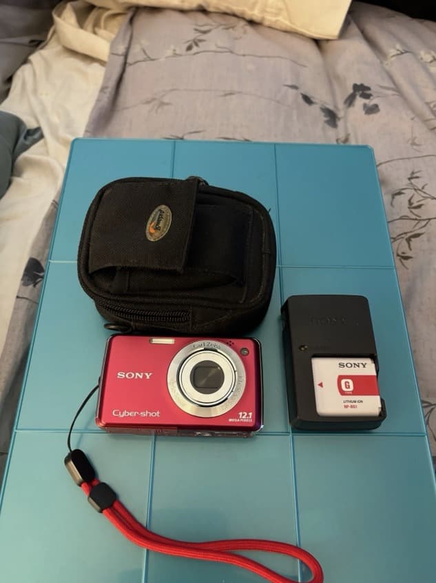 Sony CyberShot DSC-W230-12.1 MP-RED-Dig Camera-SD Card-Charger & Case-Near Mint - Image 1